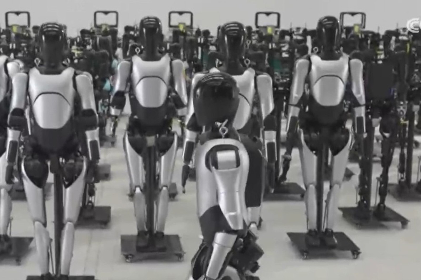 央视报道！揭秘永利yl23411集团机器人量产超级工厂